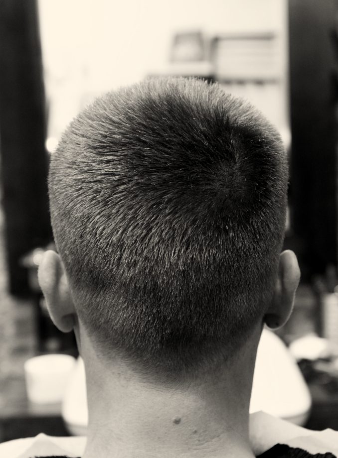 A clean neckline on a finished cut